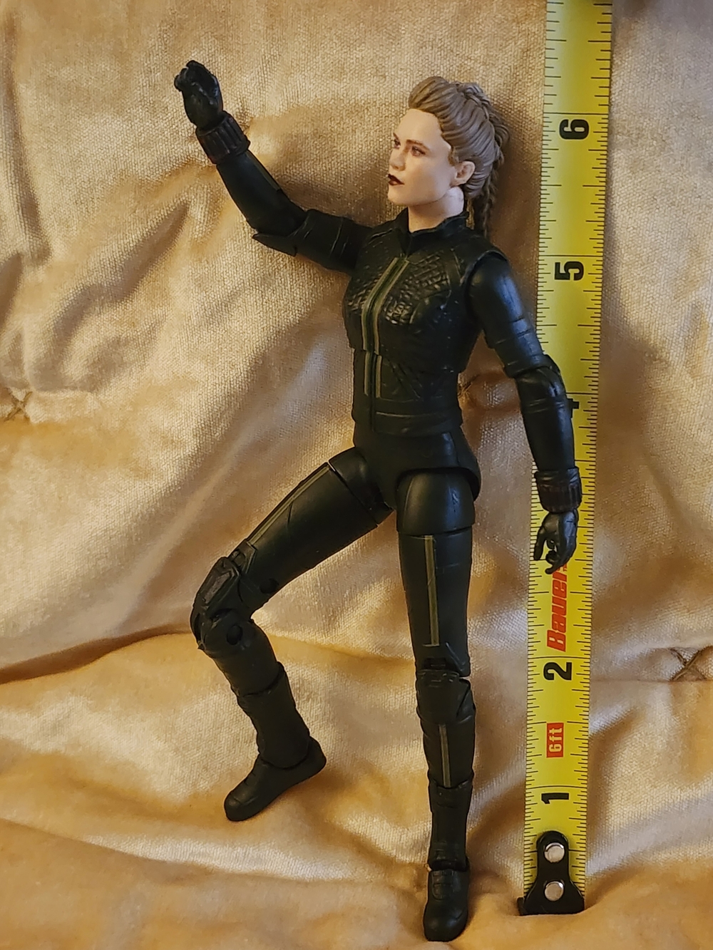 Marvel Legends Series Yelena Belova Action Figure